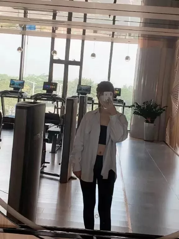 【求是原创】第二部-TK挠玩美少女贝贝的敏感脚心 1.webp