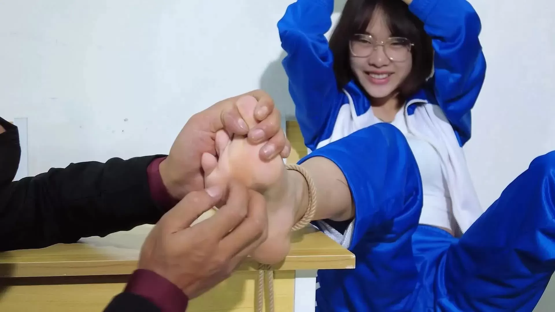 【樱束原创】《老师垂涎学生樱子美色》新模樱子首发！ (7).webp