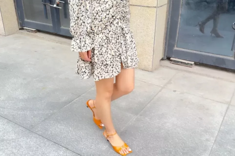 老同学-下班回家 小汗脚被我做成足盒TK (2).webp