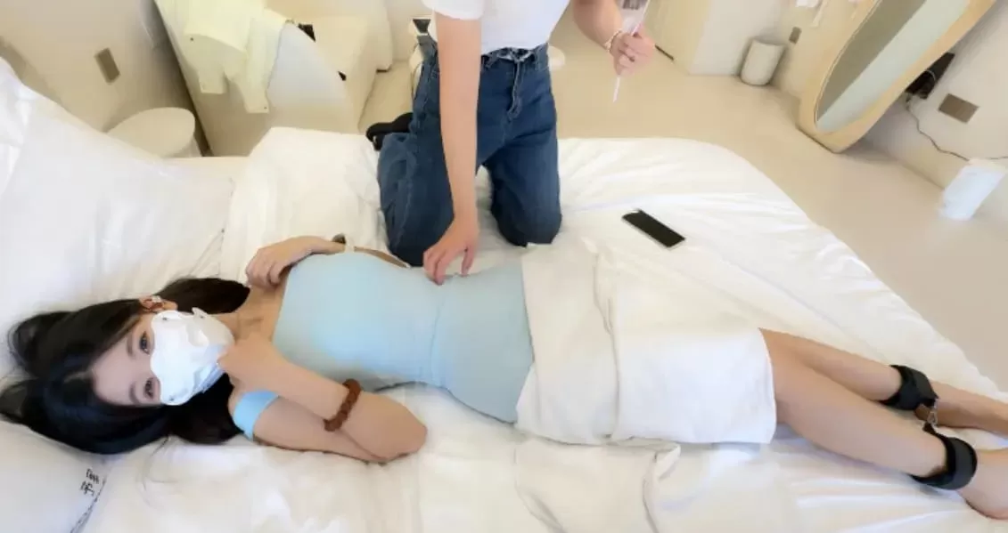 漂亮模特琳琳-脚趾缝怕痒TK (2).webp