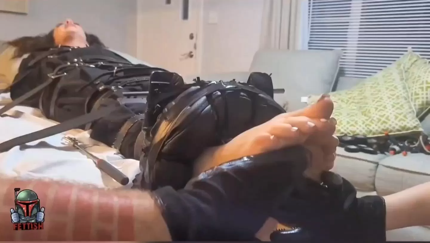 Fettish – The Tickle Table – Ama Rio.mp4_20260322_140242998.webp