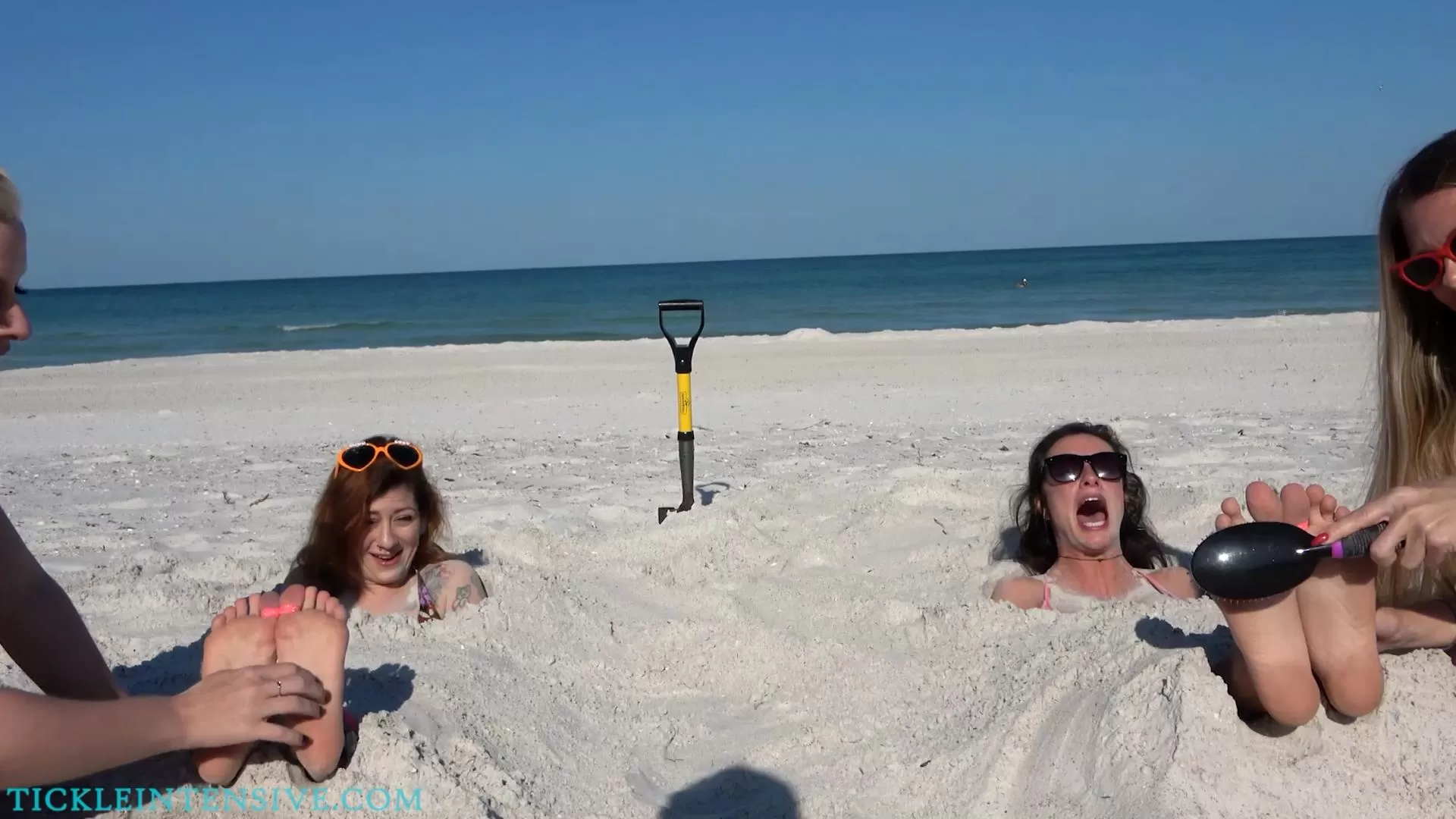 TickleIntensive – Fun in the Sun.mp4_20260322_140651617.webp