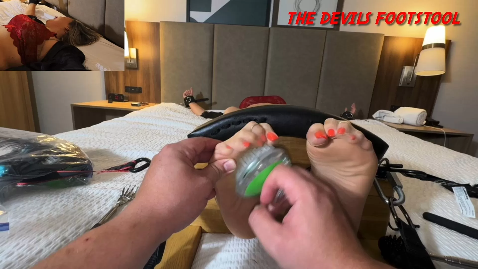 TheDevilsFootstool – Alisa Arches Nylon Tickle.mp4_snapshot_09.20.000.webp