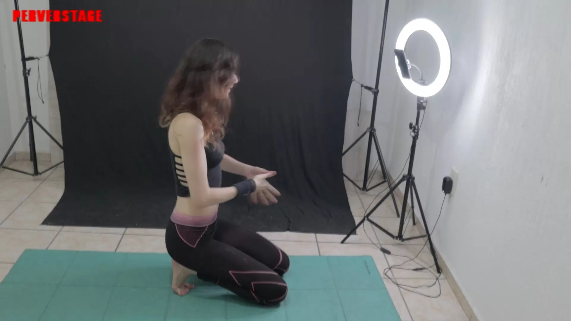 Perverstage – Sabotaged yoga streaming.mp4_snapshot_18.39.480.webp