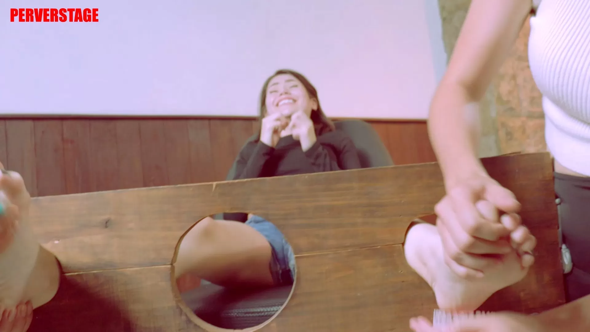 Perverstage – Small Feet in Stock (Jane).mp4_snapshot_05.00.333.webp