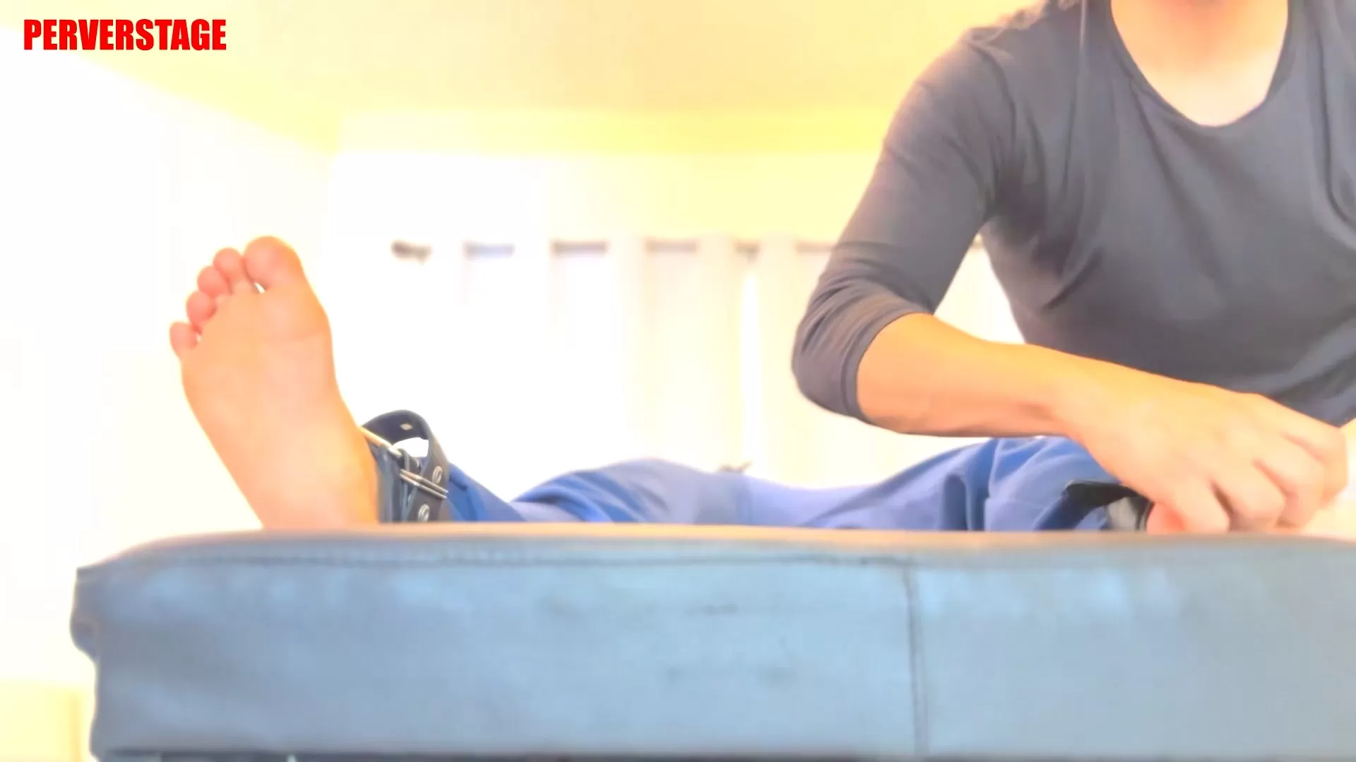 Perverstage – Aura writhing with laughter.mp4_snapshot_09.10.583.webp