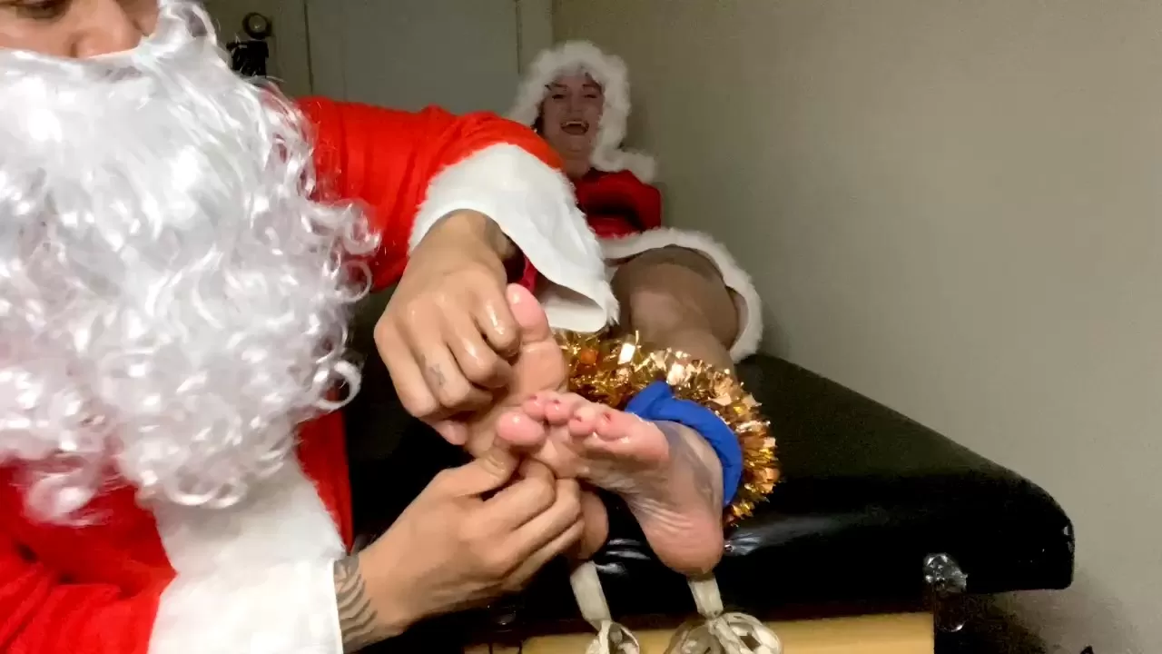 TheBKTickler – The BK Santa – feet.mp4_snapshot_01.14.000.webp