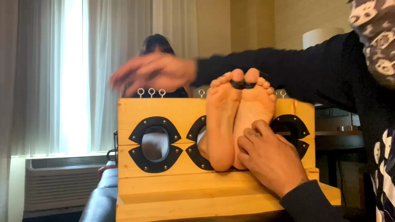 TheBKTickler – Karly And The Foot Stocks.mp4_snapshot_01.40.000.webp