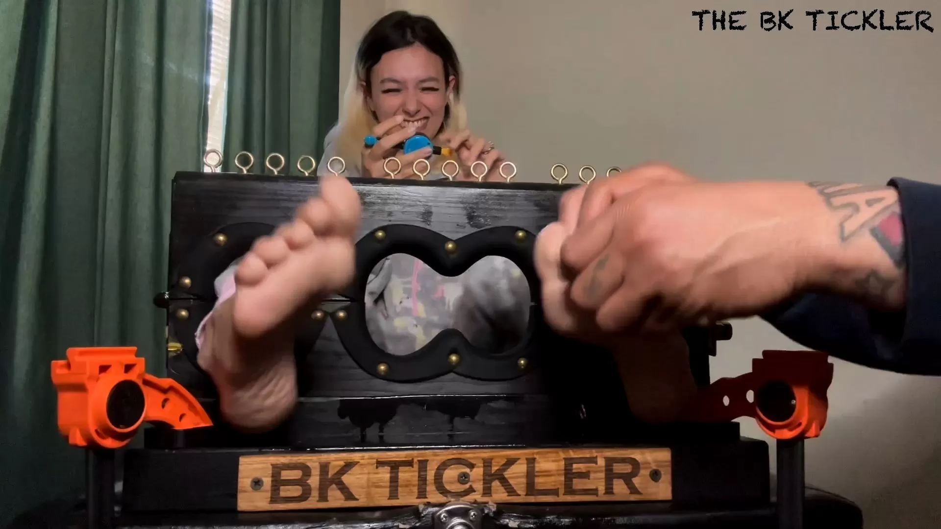 TheBKTickler – The Bop-it Challenge Mura.mp4_snapshot_01.47.000.webp
