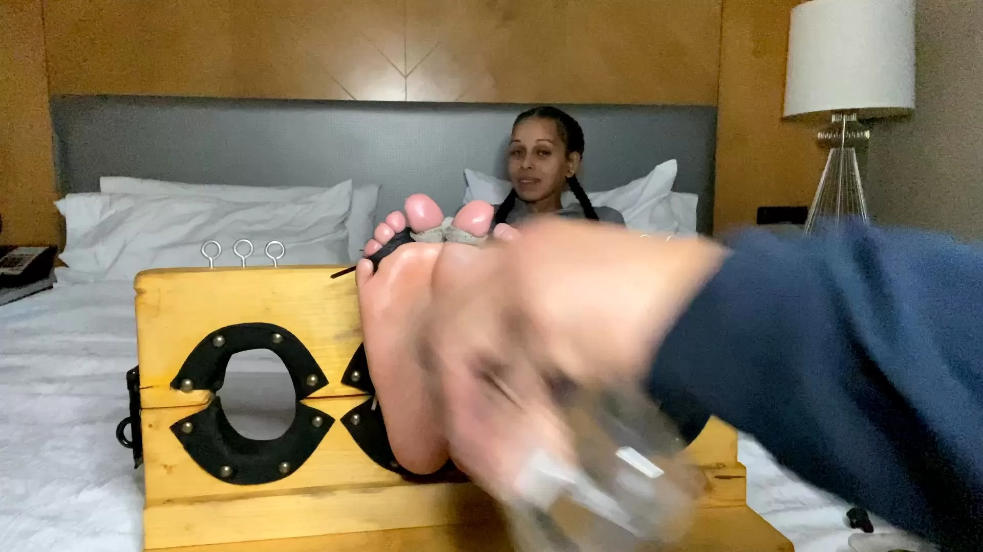 TheBKTickler – Cannahoney And The Foot Stocks.mp4_snapshot_07.02.000.webp