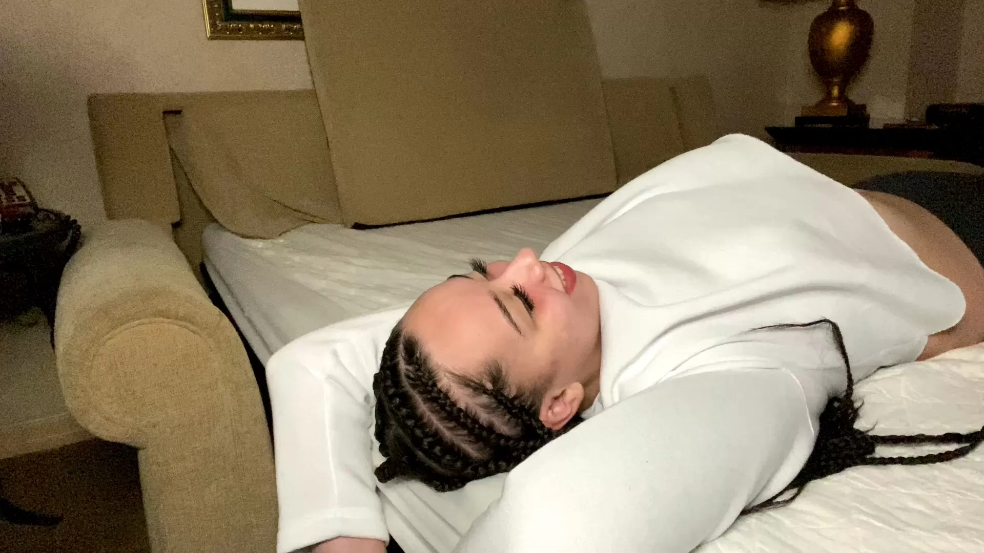 TheBKTickler – Dessy’s 1st Full Body Experience.mp4_snapshot_00.00.000.webp