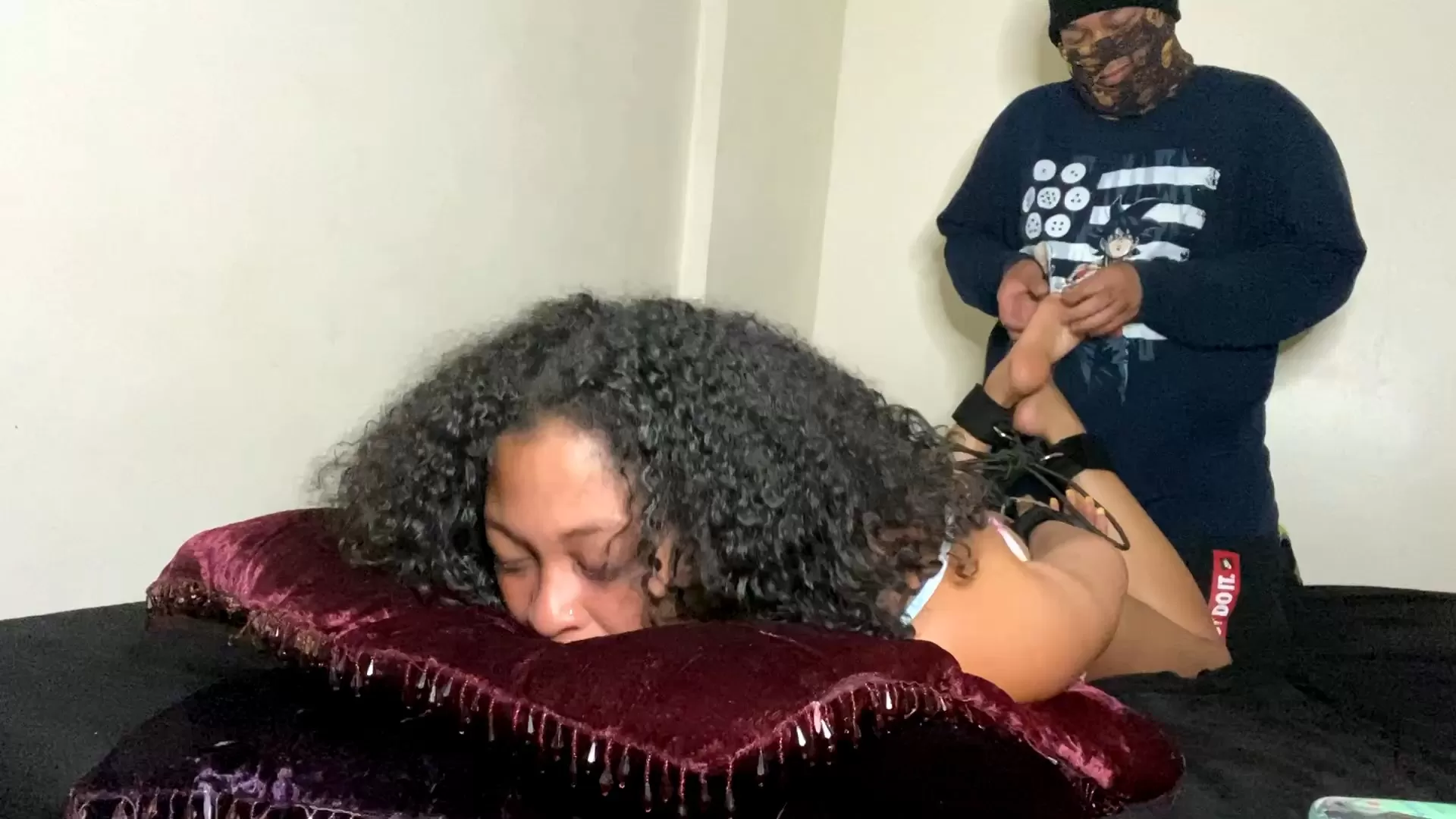 TheBKTickler – Macy’s 1st Hogtie Tickling.mp4_snapshot_00.43.000.webp