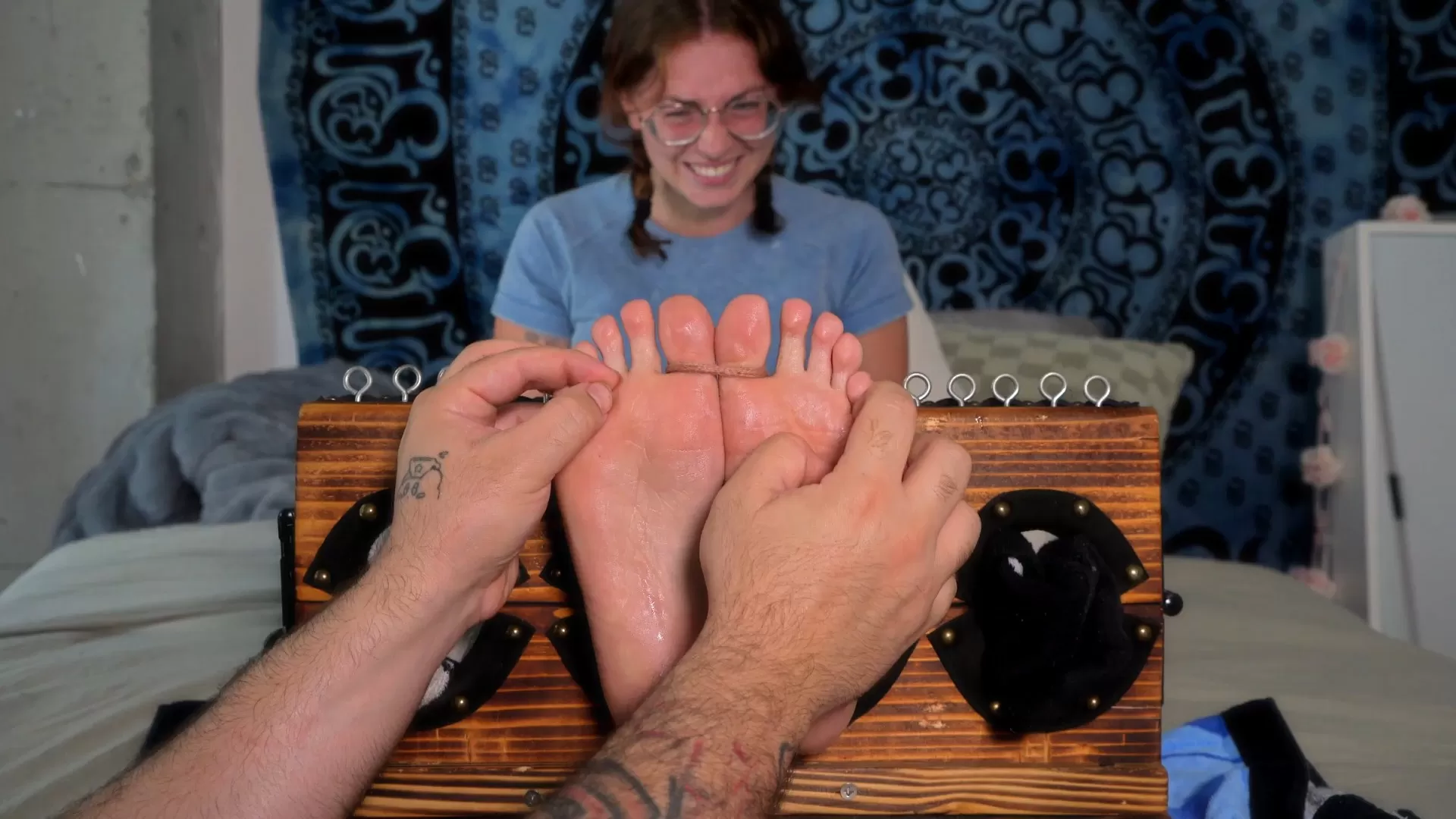 TheTickleRoom – Ivys Horny and Exposed Foot Tickle!.mp4_snapshot_00.25.025.webp