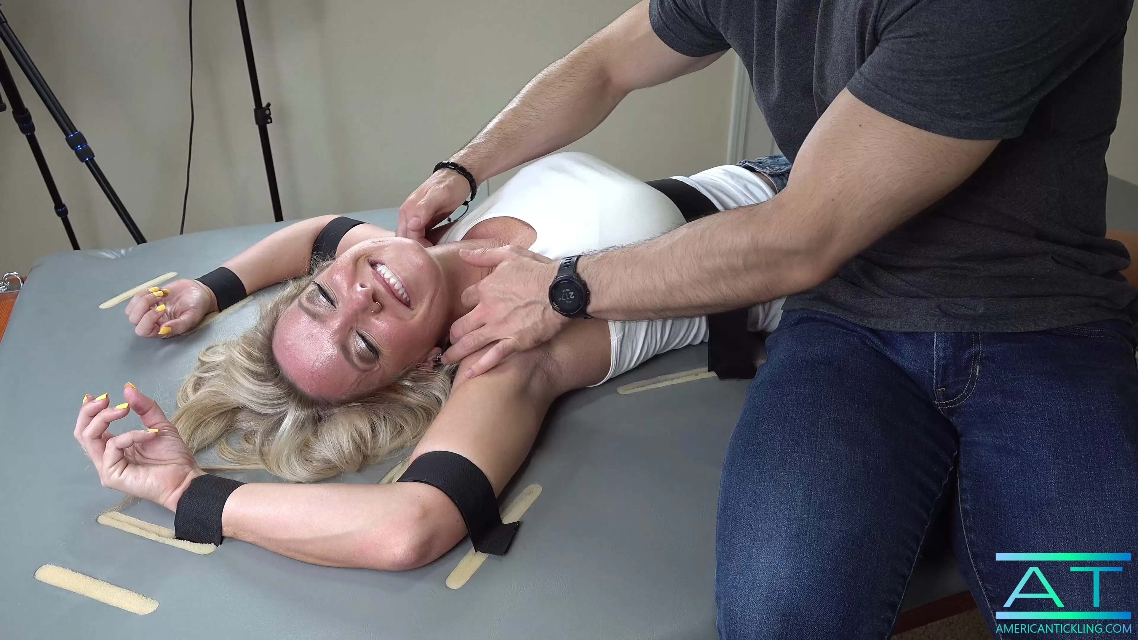 AmericanTickling – Beautifully Ticklish Amelia 3.mp4_snapshot_13.20.800.webp