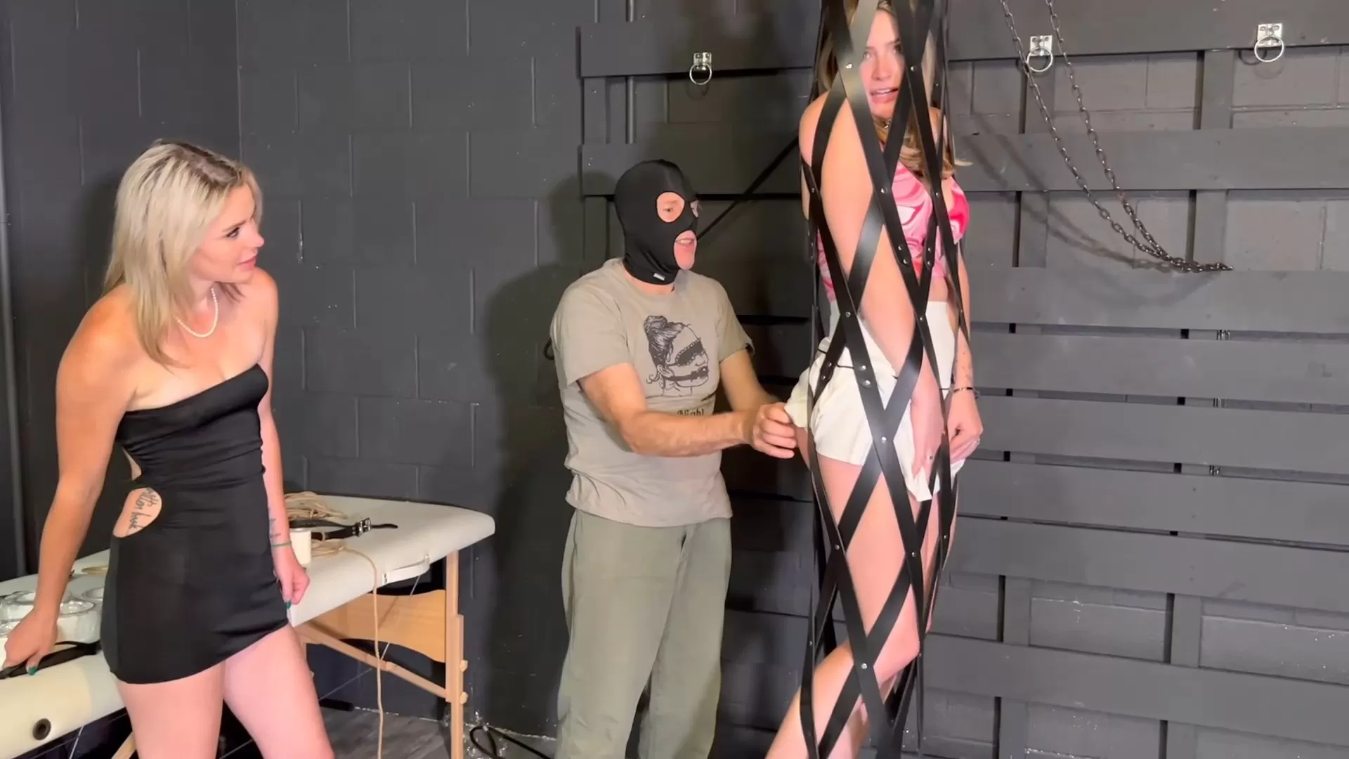 Step-sister Slave (small file size).mp4_snapshot_19.52.858.webp