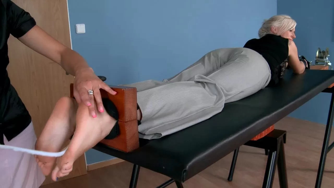 Tickling-Submission – Ticklish barefeet by secretary Jasmina .mp4_snapshot_03.28.541.webp