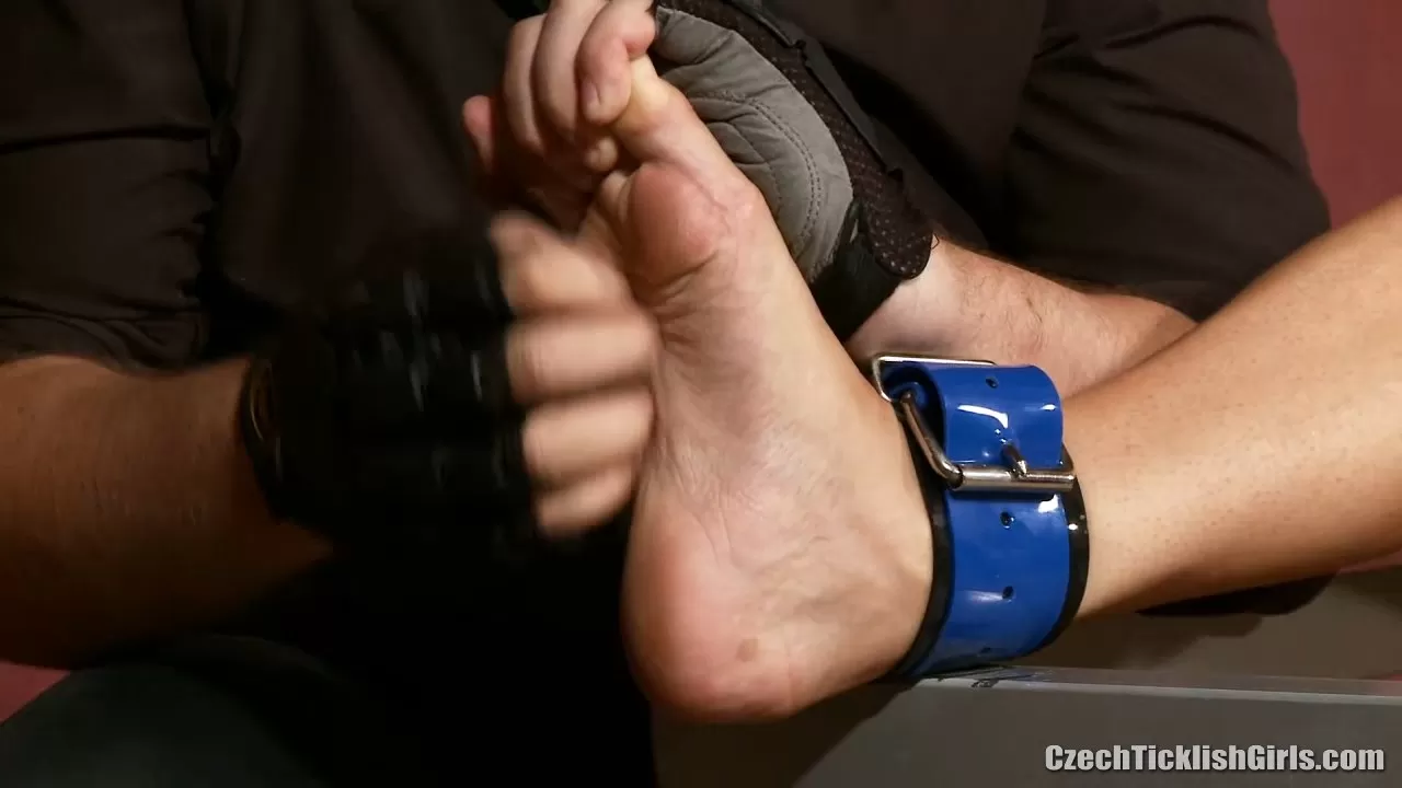 Tickling-Submission – Ticklish Melisa on Silver master .mp4_snapshot_02.21.174.webp