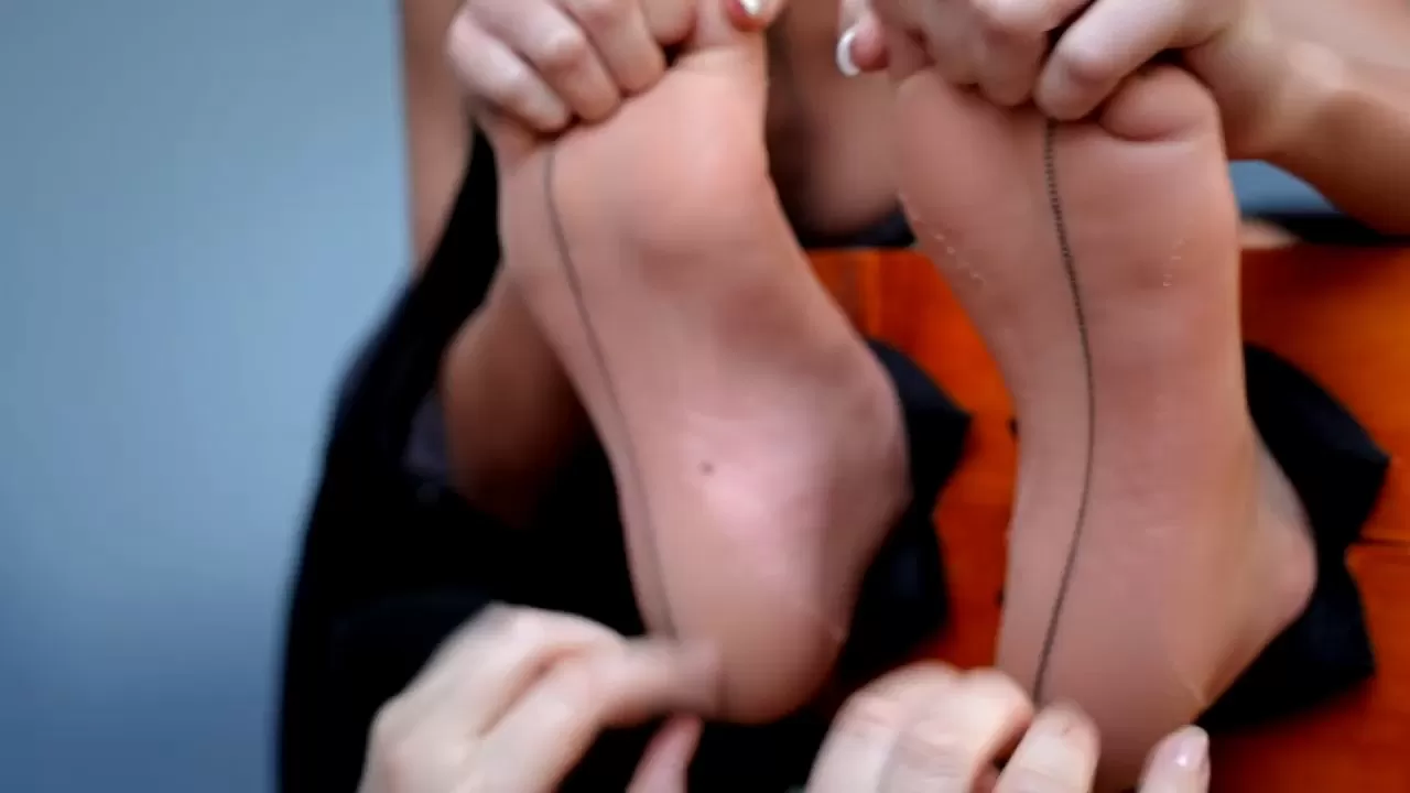 Tickling-Submission - Nylon tickling with Charlotta .mp4_snapshot_06.30.200.webp