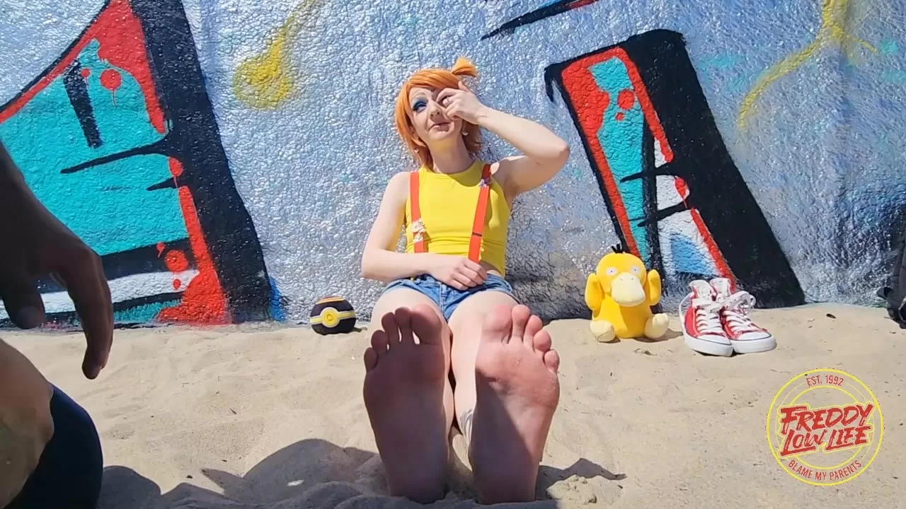 TickleTrash – Kiki The Cosplayer Has Her Feet Tickled In Public.0006 - 00-02-11.webp