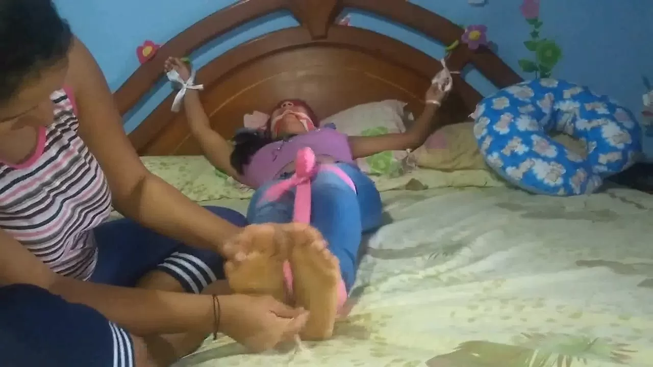 HomeMadeCosquillas - Arianna, Tickle in bed no!.0001 - 00-01-04.webp