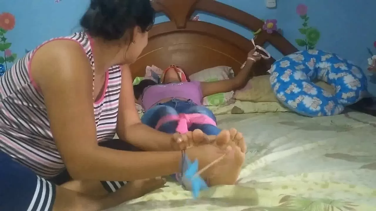 HomeMadeCosquillas - Arianna, Tickle in bed no!.0007 - 00-04-17.webp