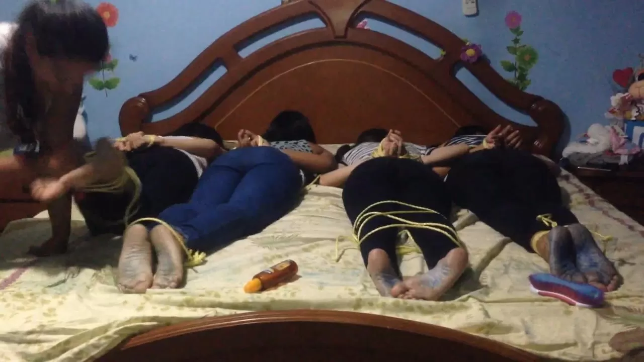 HomeMadeCosquillas - Bleu feet tickle challenge, Four girls.0012 - 00-08-17.webp