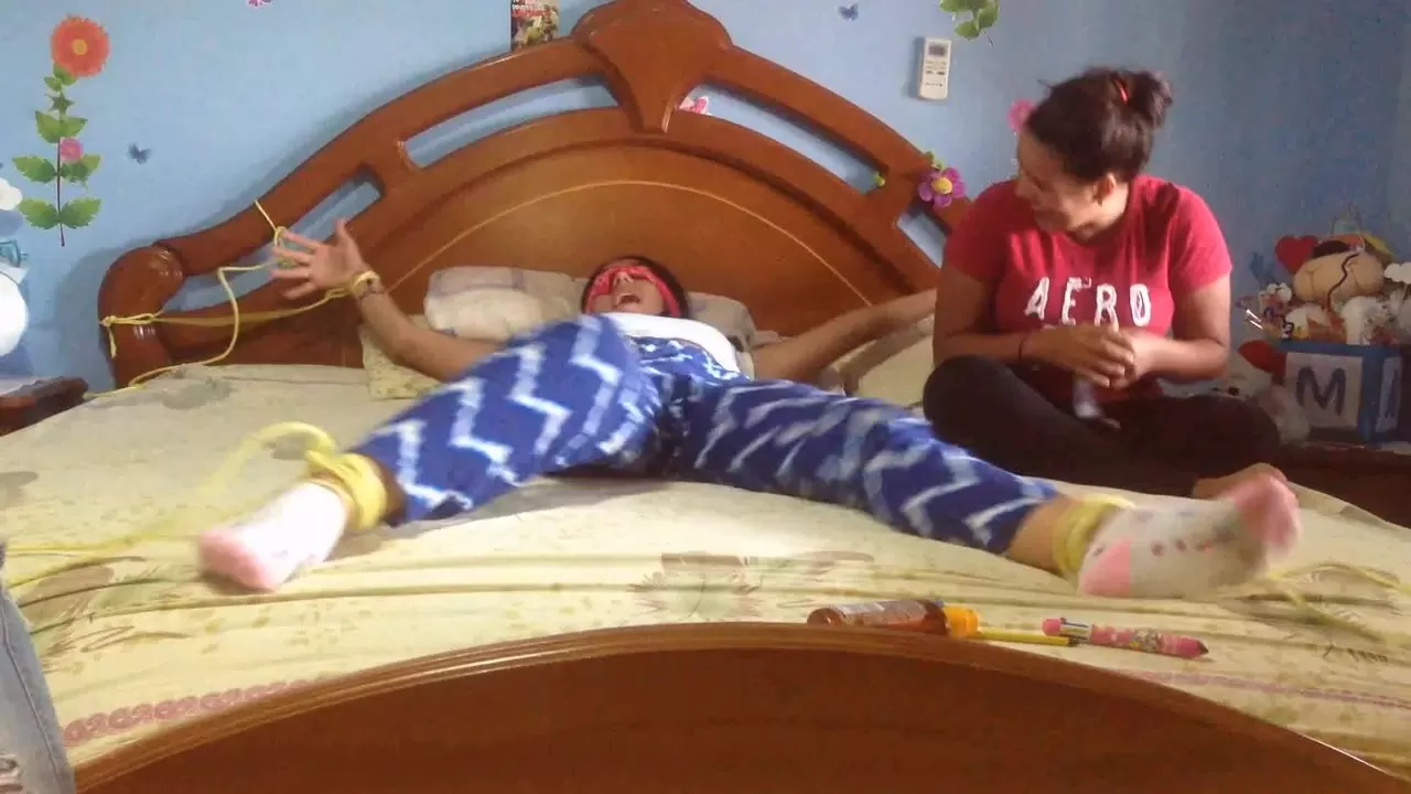 HomeMadeCosquillas - Escape or tickle torture! Margaret's turn.0000 - 00-01-00.webp