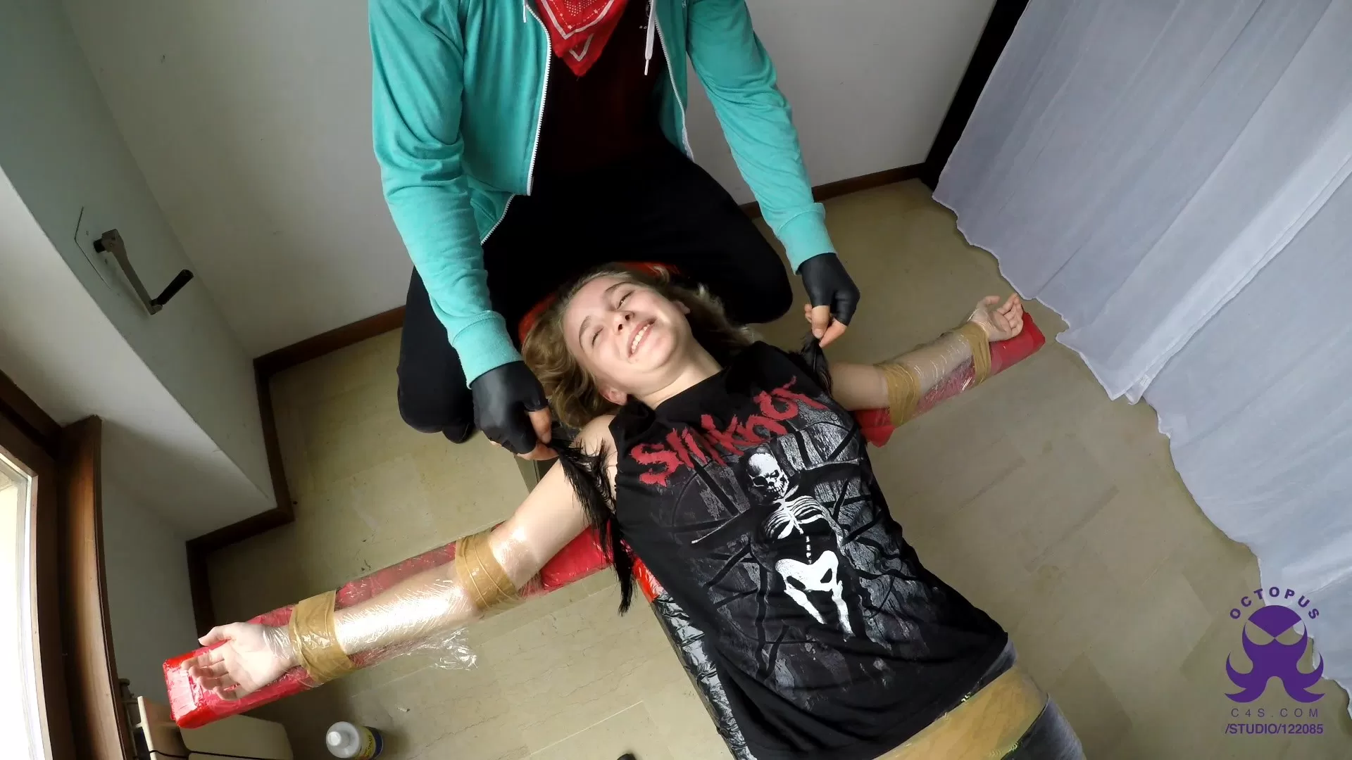 Octopus – 19 Years Old – Hyper Ticklish Fra – First Time Upper-Body – Part 1.webp