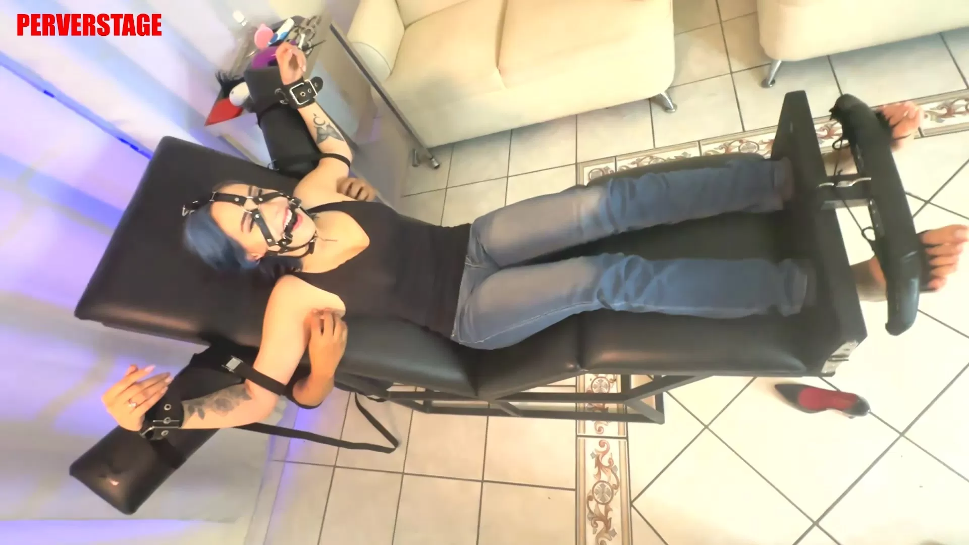 Perverstage – Berenice’s soft and ticklish feet.0012 - 00-21-20.webp
