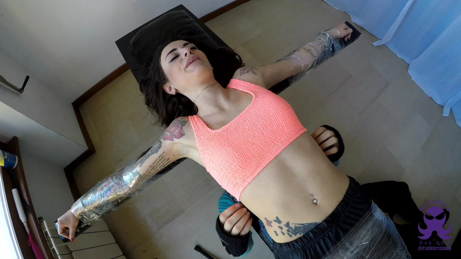 Octopus – Giulia – First Time UpperBody – Part 2.0003 - 00-05-03.webp