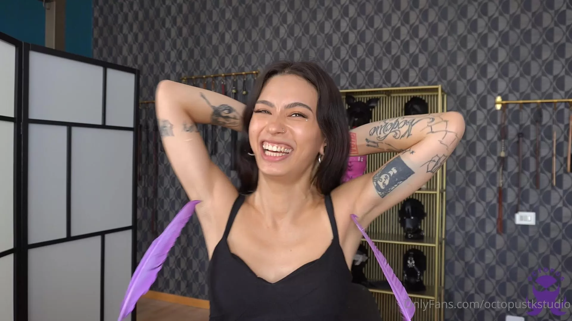 Octopus – Giulia Karmapollo Stay Still – Upperbody Tickling Challenge.0000 - 0.webp