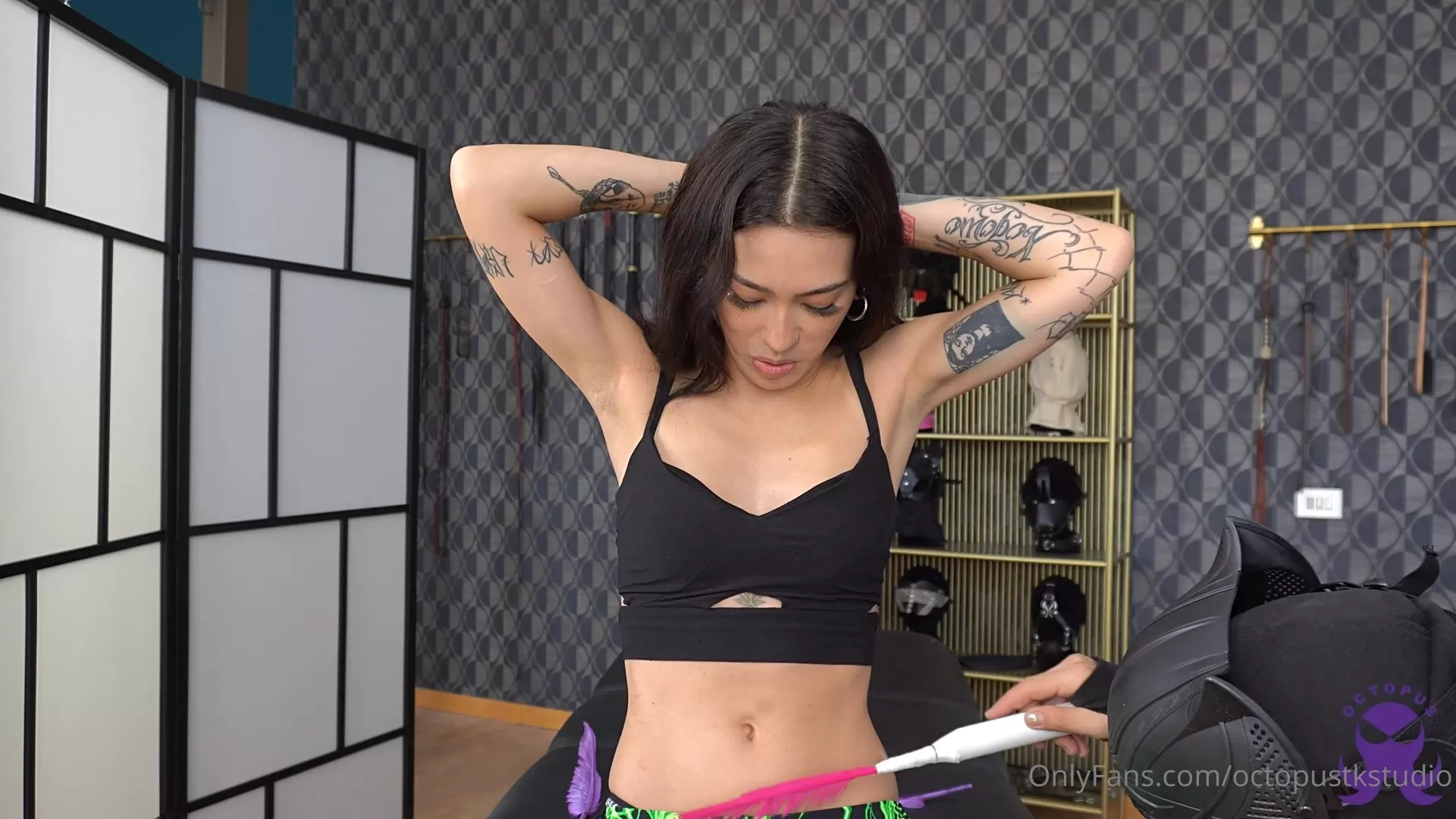 Octopus – Giulia Karmapollo Stay Still – Upperbody Tickling Challenge.0002 - 0.webp