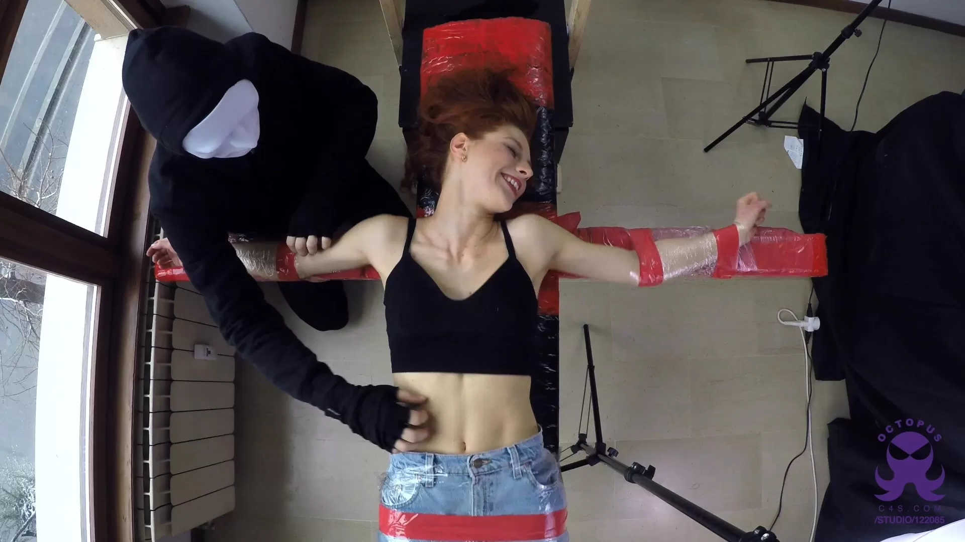 Octopus – Redhead Dancer Giulia – Cross – First Time Upperbody.0003 - 00-02-38.webp
