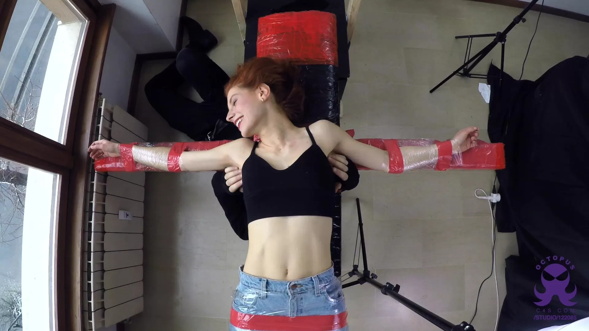 Octopus – Redhead Dancer Giulia – Cross – First Time Upperbody.0004 - 00-03-17.webp