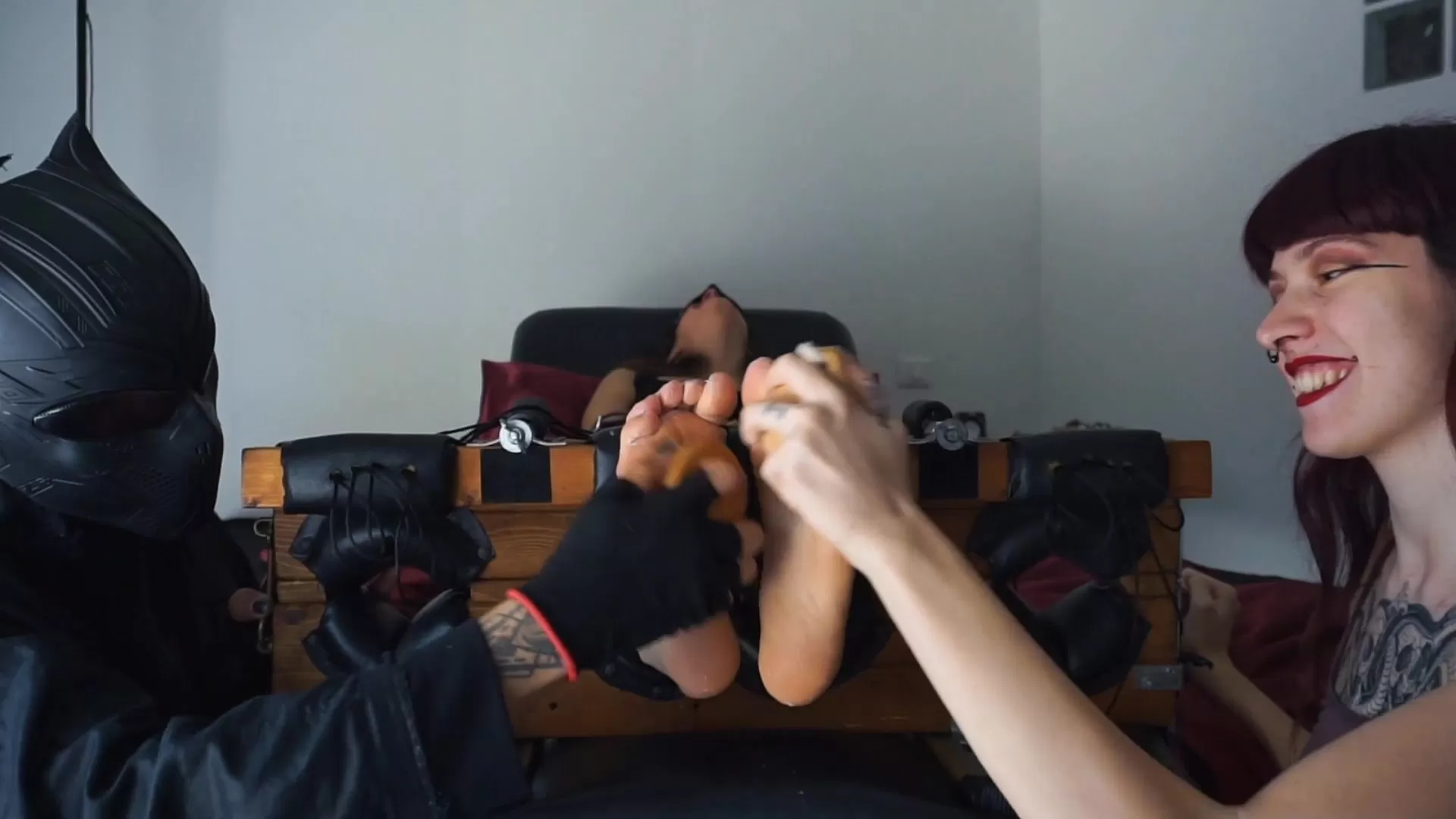OctopusTickling – Pam tickling session – feet.0012 - 00-16-44.webp