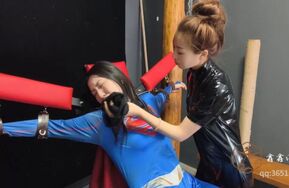 【鑫鑫工作室】神奇女侠找到暗夜女王索要文件，结果被暗算，绑起来后TK