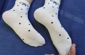 新-少女被入室迷晕捆绑tk 白袜 裸足 强制硬核tk