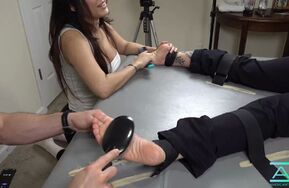 【在线播】AmericanTickling – Beautifully Ticklish Priscilla