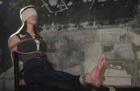 RussianFetish - 剧情 恐怖的深冬街头