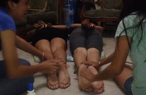 HomeMadeCosquillas   Tickling battle 2 vs 2