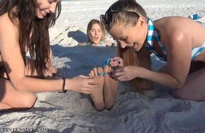 TickleIntensive - Vika - Vika’s Beach Day 薇卡的海滩时光