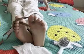 175身高-农大学姐被挠脚心