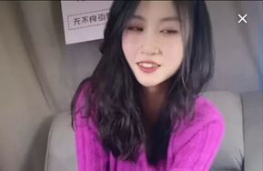 漂亮怕痒的牛仔裤女孩TK挠脚