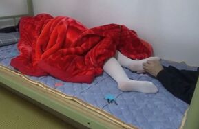 【玉箫】定拍TK 睡着了偷偷抚摸玩弄白丝脚丫 要求真睡着 不能弄醒